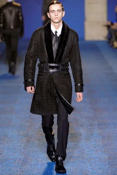 Look 7